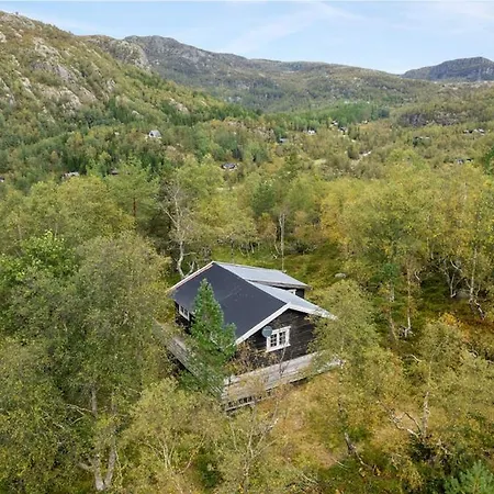 Astin Holiday home Dirdal